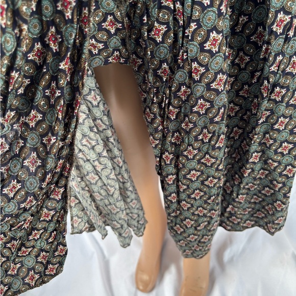 Green and Black Tiered Bustier Sundress with Cuffed Sleeves - Picture 5 of 16